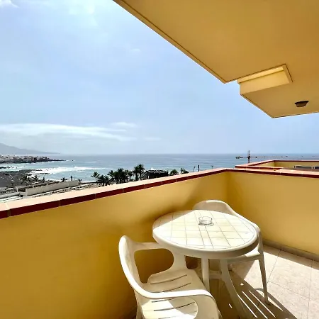 With Ocean Views In Playa Jardin, Puerto De La Cruz *